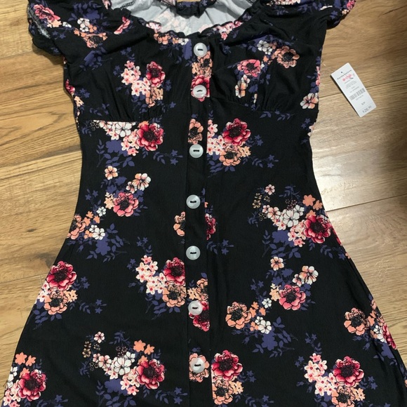 🌺 3/$30 ✨ NWT Floral Summer Dress - Picture 2 of 3